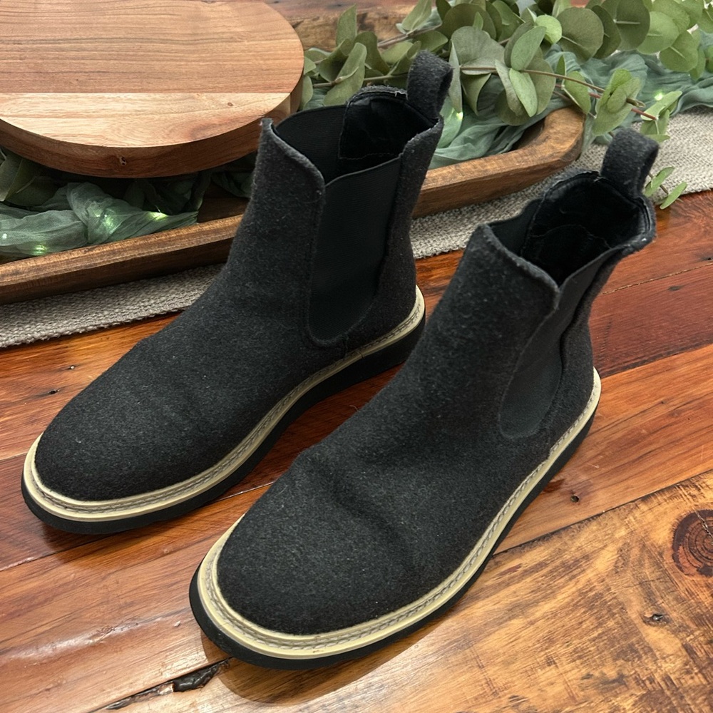 Black Chelsea Boots